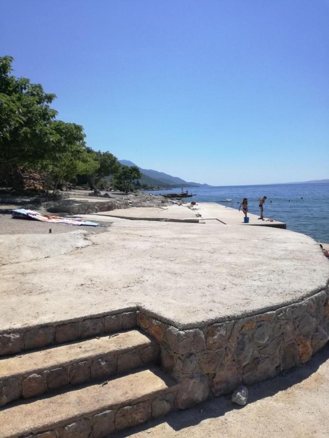 Apartmani Cesarica Karlobag Exterior foto