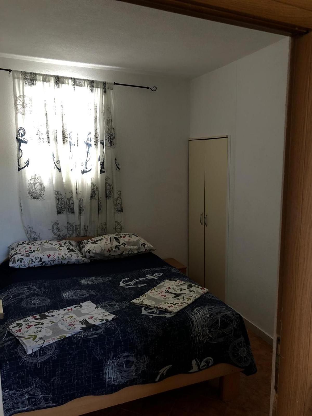 Apartmani Cesarica Karlobag Habitación foto
