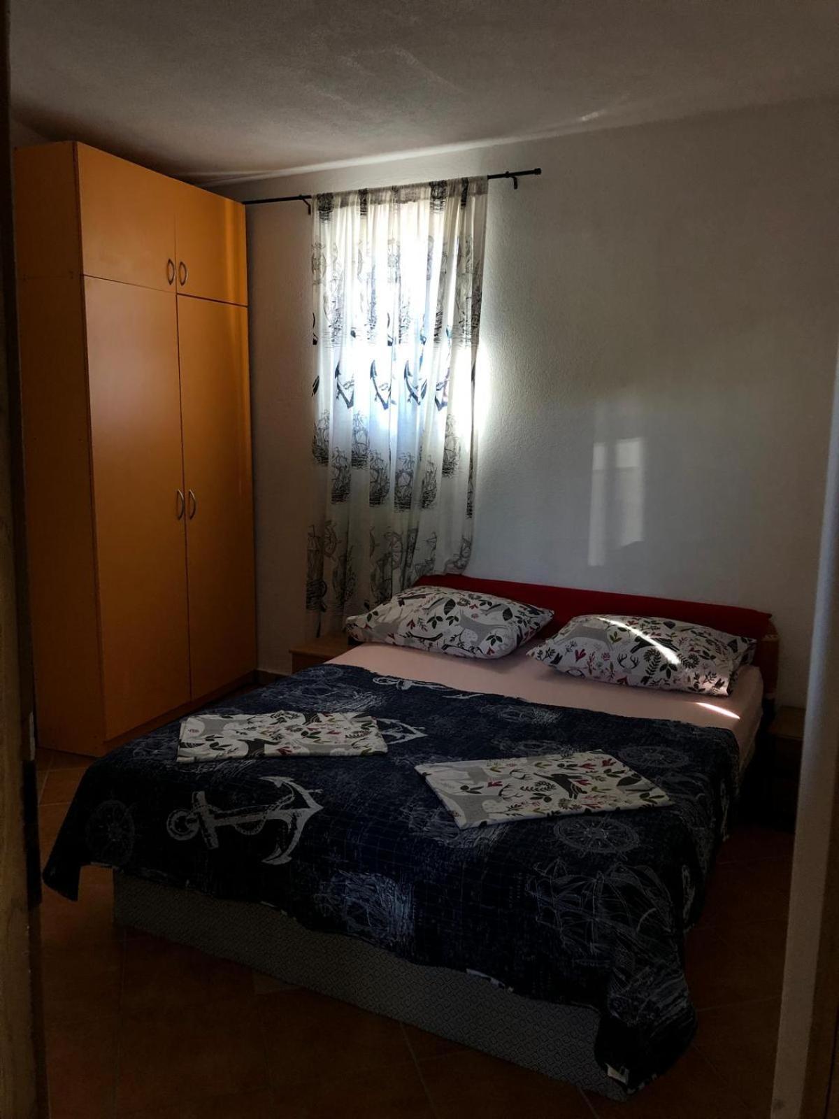 Apartmani Cesarica Karlobag Habitación foto
