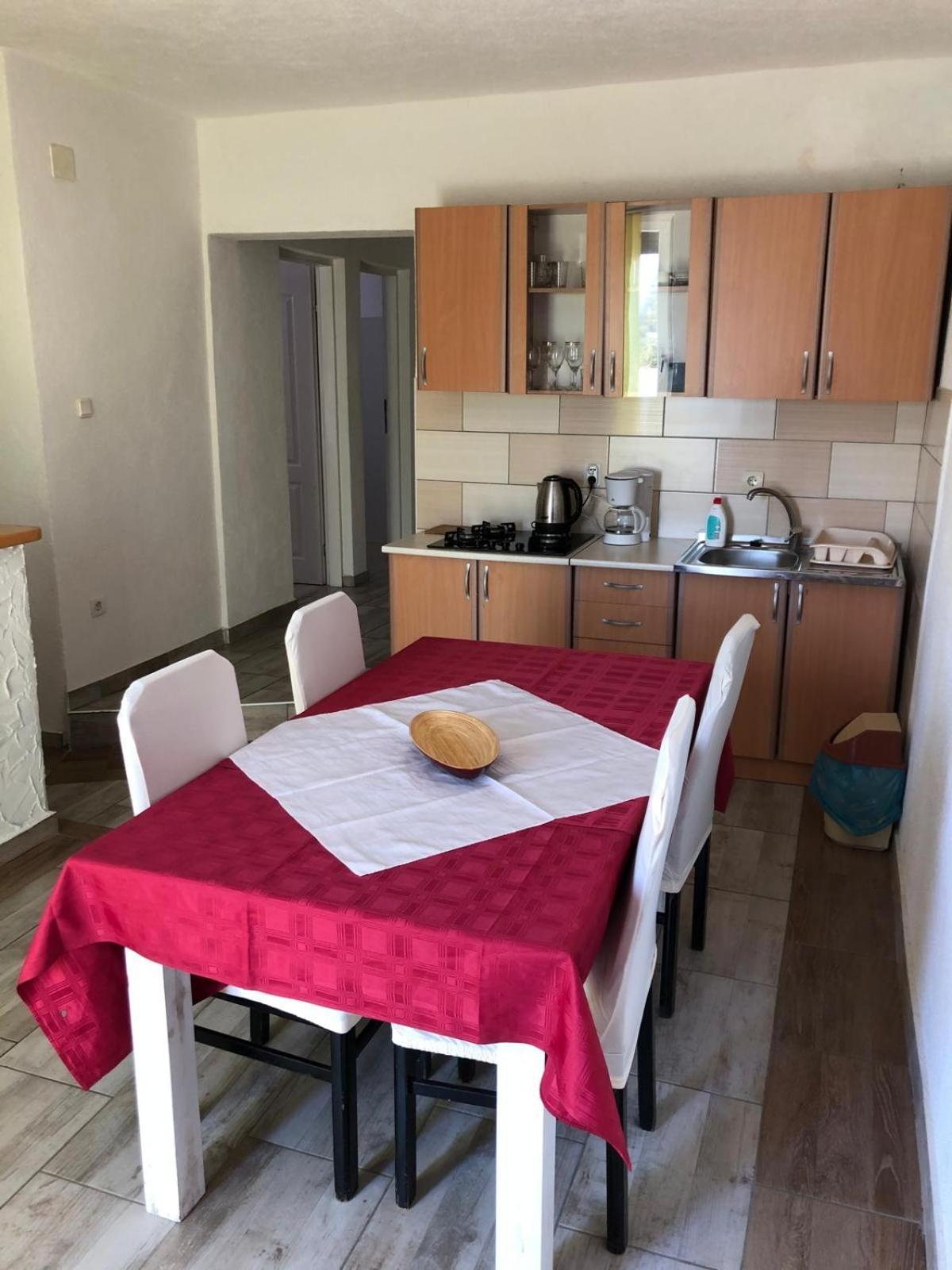 Apartmani Cesarica Karlobag Habitación foto