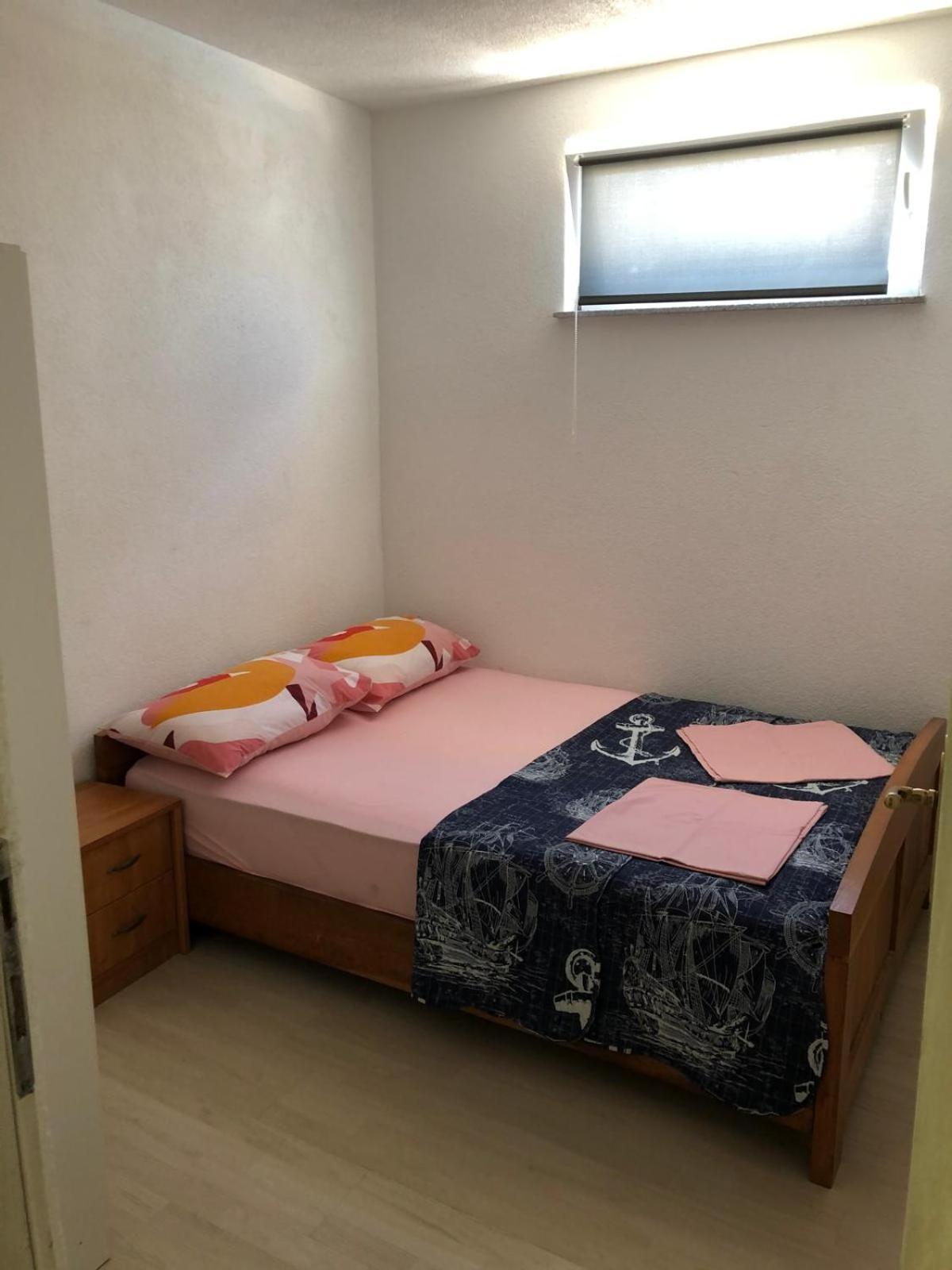 Apartmani Cesarica Karlobag Habitación foto
